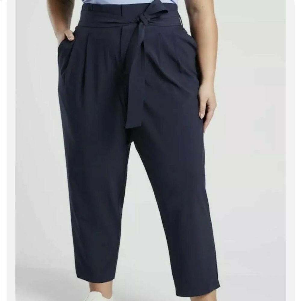 athleta navy blue skyline II ligthweigh pleated belted casual pants size 18